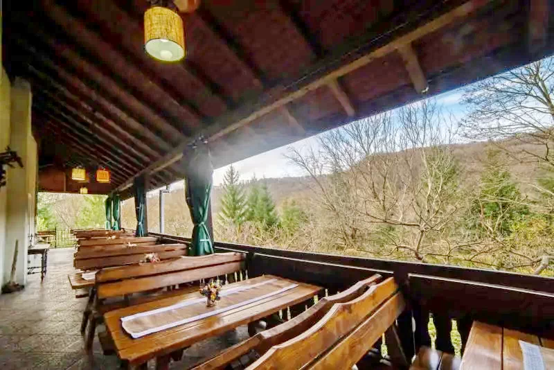 Segesvár Szállás | Kemping faházak (K1269-14) A kép szerzői jogvédelem alatt állhat. Javasolt a kapcsolatfelvétel a jog tulajdonossal.