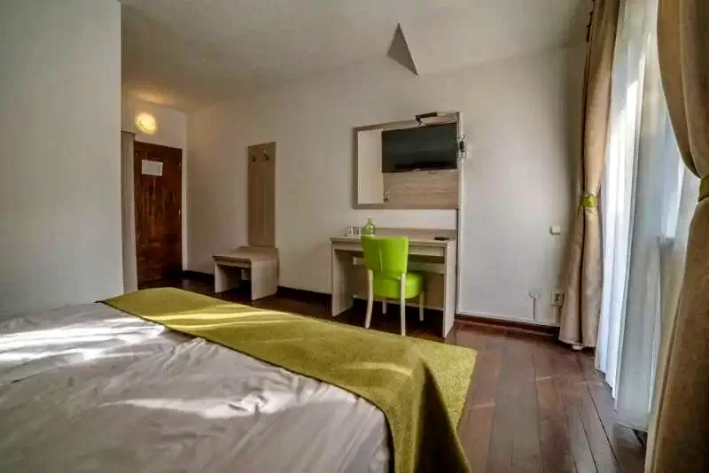 Sighișoara Cazare | Căsuțe tip camping (K1269-23) Imaginea poate fi supusă drepturilor de autor. Se recomandă contactarea titularului drepturilor.