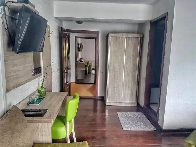 Segesvár Szállás | Kemping faházak (K1269-25) A kép szerzői jogvédelem alatt állhat. Javasolt a kapcsolatfelvétel a jog tulajdonossal.