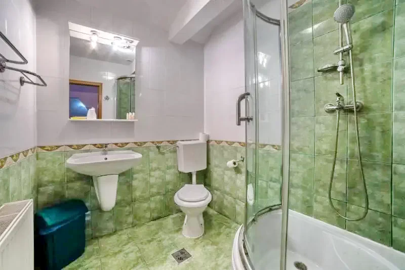 Segesvár Szállás | Kemping faházak (K1269-32) A kép szerzői jogvédelem alatt állhat. Javasolt a kapcsolatfelvétel a jog tulajdonossal.