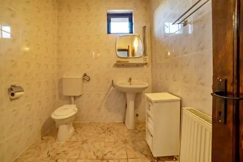 Segesvár Szállás | Kemping faházak (K1269-33) A kép szerzői jogvédelem alatt állhat. Javasolt a kapcsolatfelvétel a jog tulajdonossal.