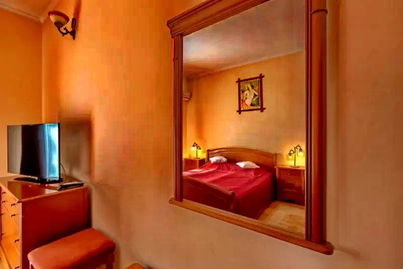 Sighișoara Cazare | Hotel*** (K1384-27) Imaginea poate fi supusă drepturilor de autor. Se recomandă contactarea titularului drepturilor.