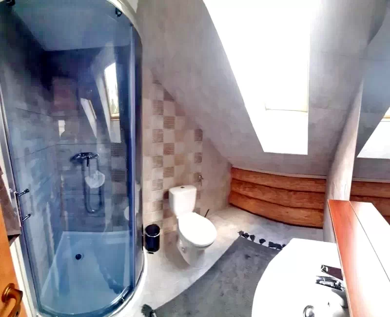 Mădăraș Cazare | Sat de vacanță (K1415-18) Imaginea poate fi supusă drepturilor de autor. Se recomandă contactarea titularului drepturilor.