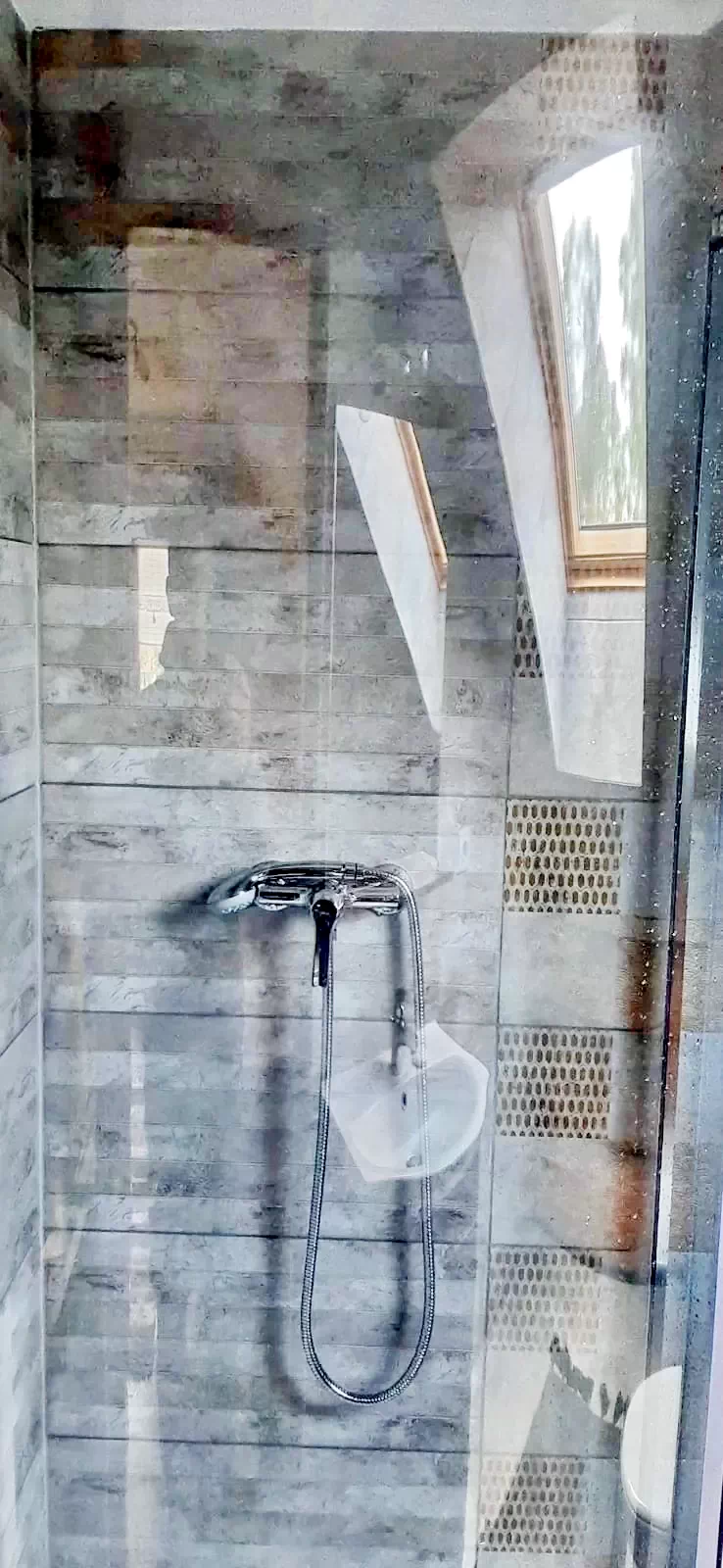 Mădăraș Cazare | Sat de vacanță (K1415-20) Imaginea poate fi supusă drepturilor de autor. Se recomandă contactarea titularului drepturilor.