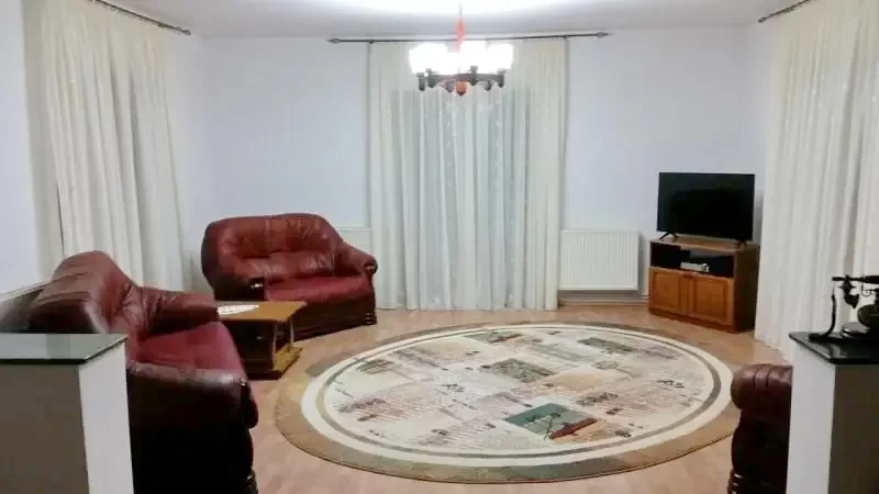 Toplița Cazare | Sat de vacanță (K0224-8) Imaginea poate fi supusă drepturilor de autor. Se recomandă contactarea titularului drepturilor.