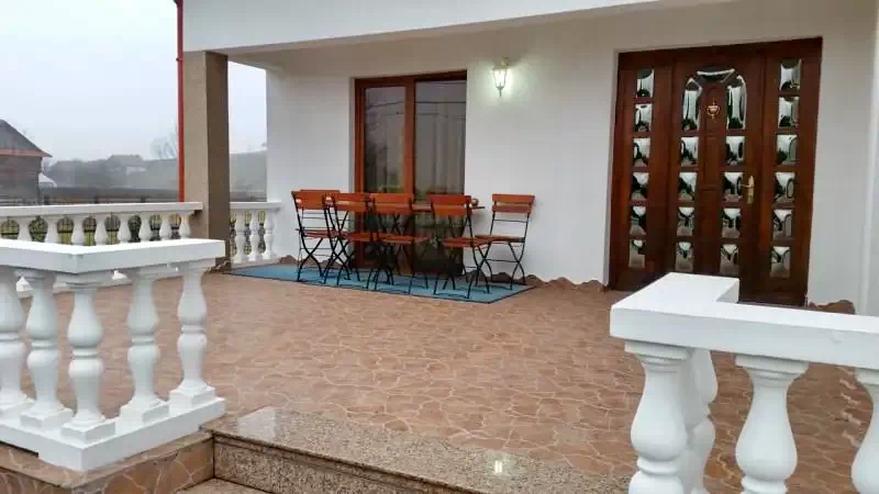 Toplița Cazare | Sat de vacanță (K0224-9) Imaginea poate fi supusă drepturilor de autor. Se recomandă contactarea titularului drepturilor.