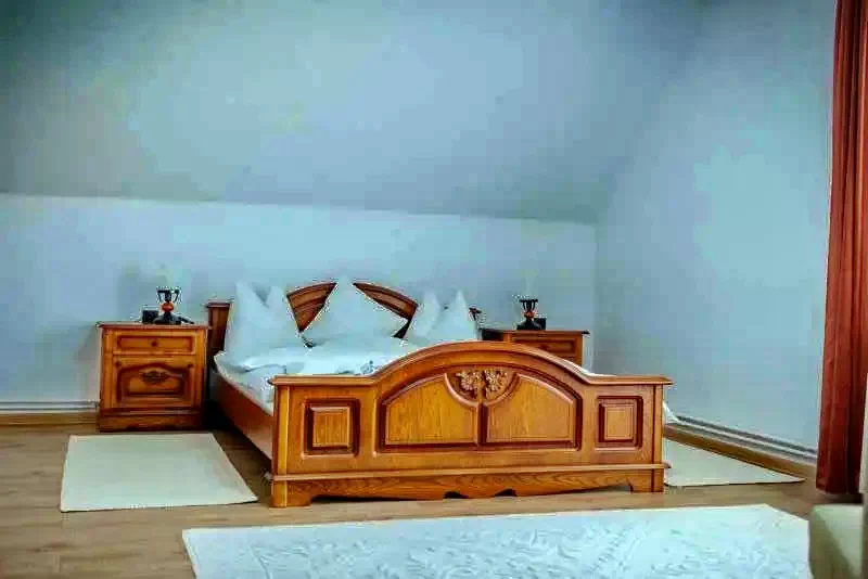 Toplița Cazare | Sat de vacanță (K0224-24) Imaginea poate fi supusă drepturilor de autor. Se recomandă contactarea titularului drepturilor.