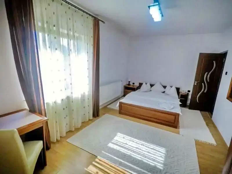 Toplița Cazare | Sat de vacanță (K0224-26) Imaginea poate fi supusă drepturilor de autor. Se recomandă contactarea titularului drepturilor.