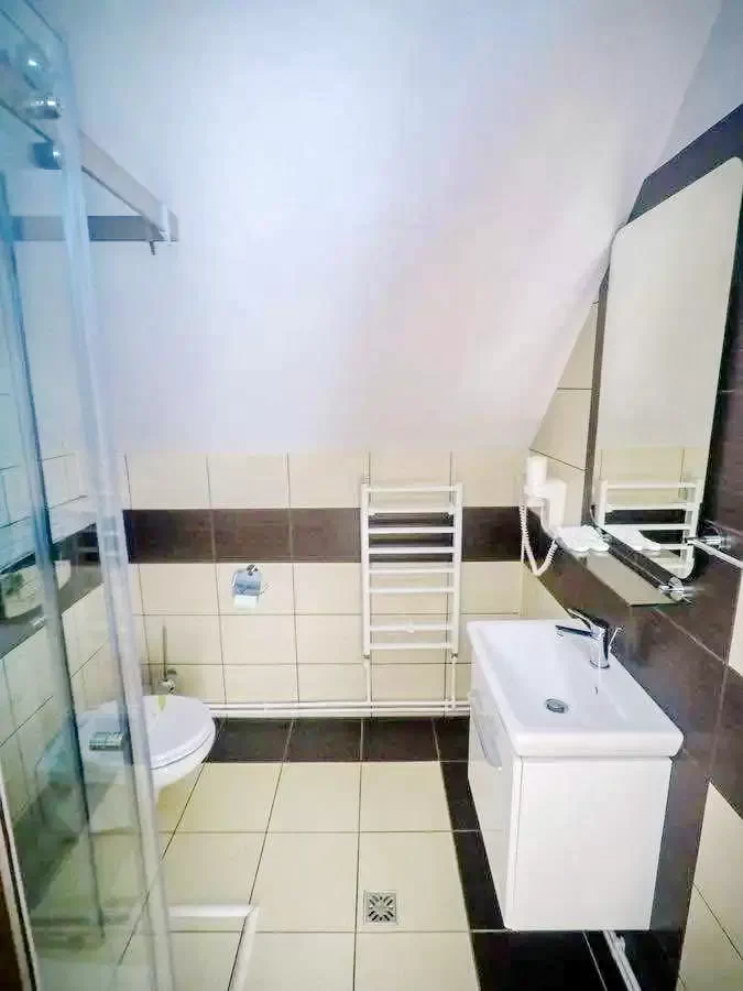 Toplița Cazare | Sat de vacanță (K0224-27) Imaginea poate fi supusă drepturilor de autor. Se recomandă contactarea titularului drepturilor.