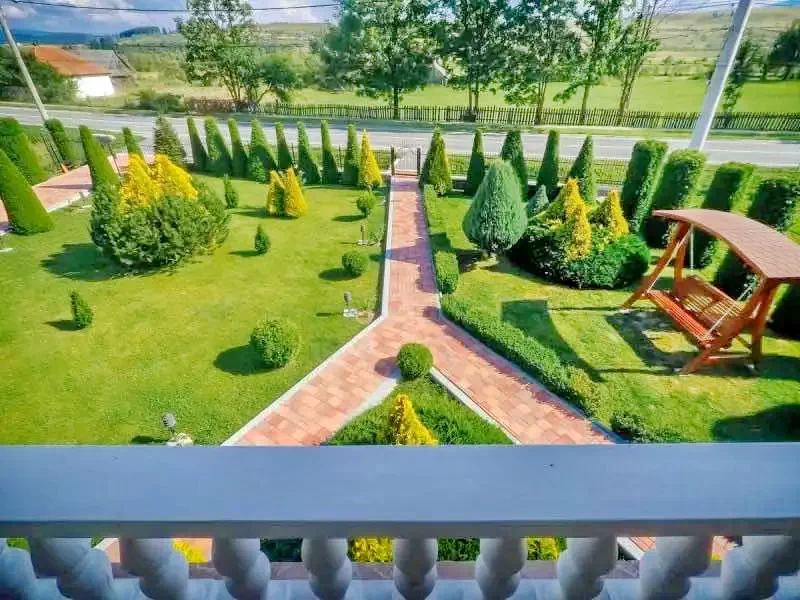 Toplița Cazare | Sat de vacanță (K0224-38) Imaginea poate fi supusă drepturilor de autor. Se recomandă contactarea titularului drepturilor.