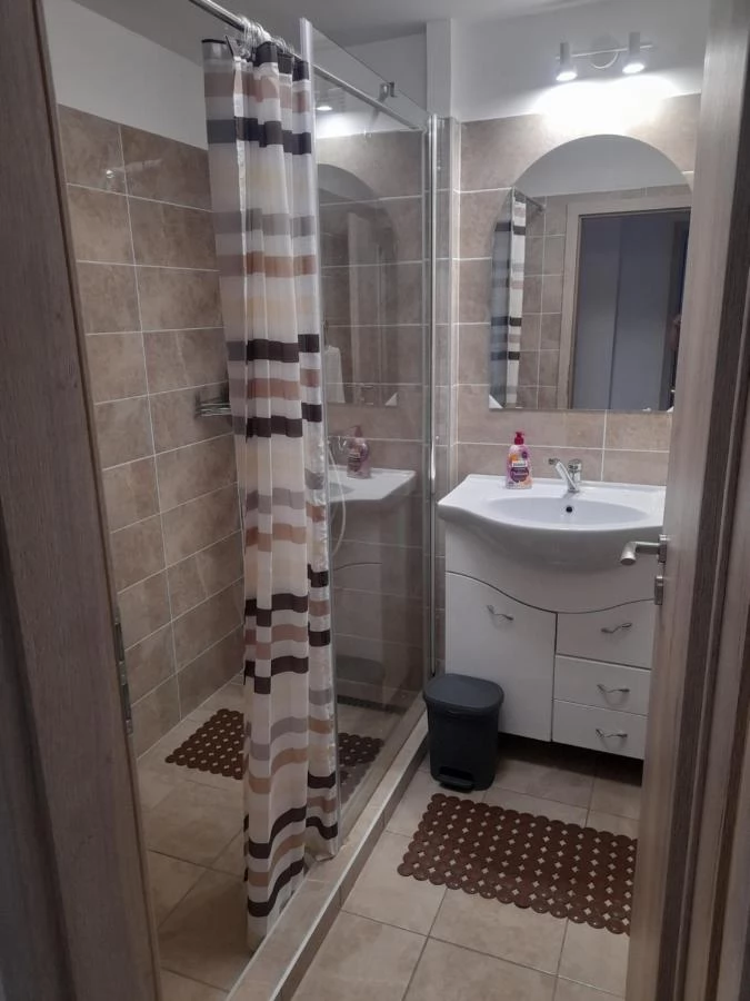 Cazare | Casă de apartamente (K1051-7) Imaginea poate fi supusă drepturilor de autor. Se recomandă contactarea titularului drepturilor. Cazare | Casă de apartamente (K1051-7) Imaginea poate fi supusă drepturilor de autor. Se recomandă contactarea titularului drepturilor.