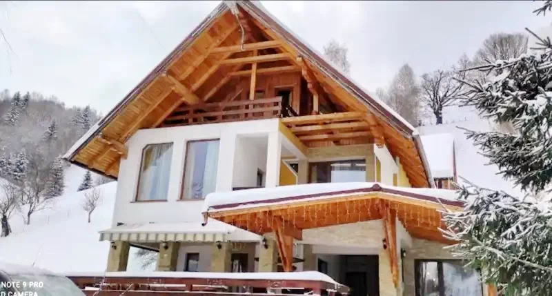 Bran Cazare | Camping / Popas turistic (K0322-42) Imaginea poate fi supusă drepturilor de autor. Se recomandă contactarea titularului drepturilor.