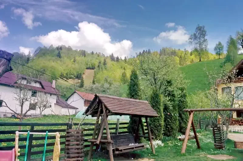 Bran Cazare | Camping / Popas turistic (K0322-45) Imaginea poate fi supusă drepturilor de autor. Se recomandă contactarea titularului drepturilor.