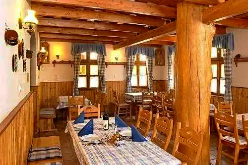 Mișcolț Cazare | Căsuțe tip camping (K0868-5) Imaginea poate fi supusă drepturilor de autor. Se recomandă contactarea titularului drepturilor.