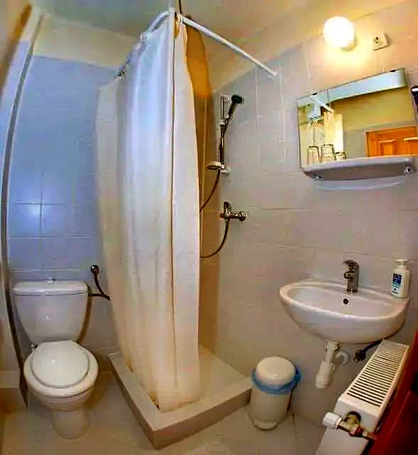 Mișcolț Cazare | Căsuțe tip camping (K0868-10) Imaginea poate fi supusă drepturilor de autor. Se recomandă contactarea titularului drepturilor.