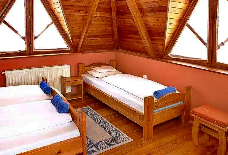 Miskolc Szállás | Kemping faházak (K0868-14) A kép szerzői jogvédelem alatt állhat. Javasolt a kapcsolatfelvétel a jog tulajdonossal.