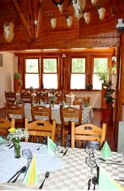 Mișcolț Cazare | Căsuțe tip camping (K0868-17) Imaginea poate fi supusă drepturilor de autor. Se recomandă contactarea titularului drepturilor.