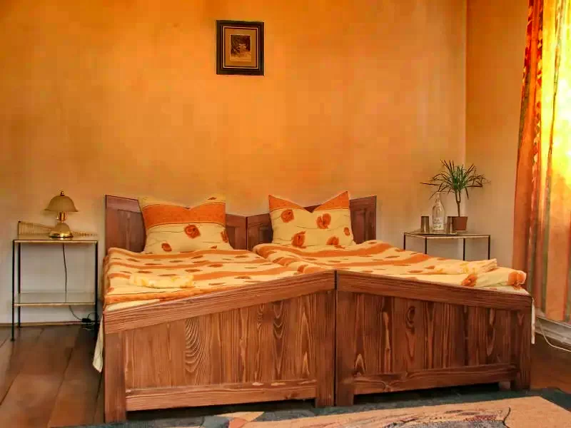 Mugeni Cazare | Motel (K0634-12) Imaginea poate fi supusă drepturilor de autor. Se recomandă contactarea titularului drepturilor.