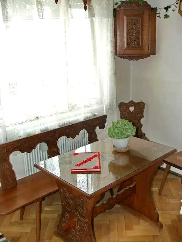 Mugeni Cazare | Motel (K0634-14) Imaginea poate fi supusă drepturilor de autor. Se recomandă contactarea titularului drepturilor.