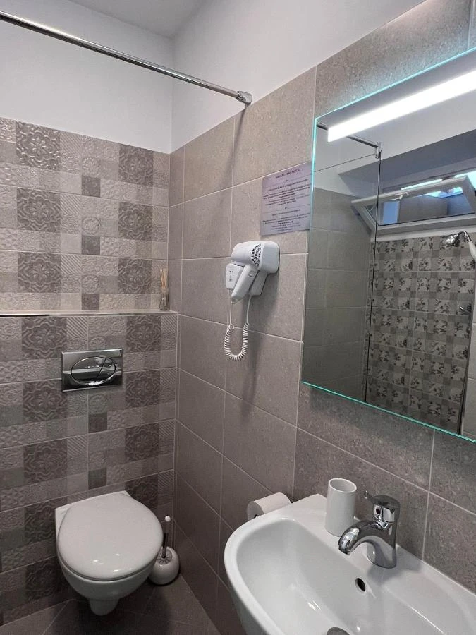 Brassó Szállás | Motel (K0079-13) A kép szerzői jogvédelem alatt állhat. Javasolt a kapcsolatfelvétel a jog tulajdonossal.