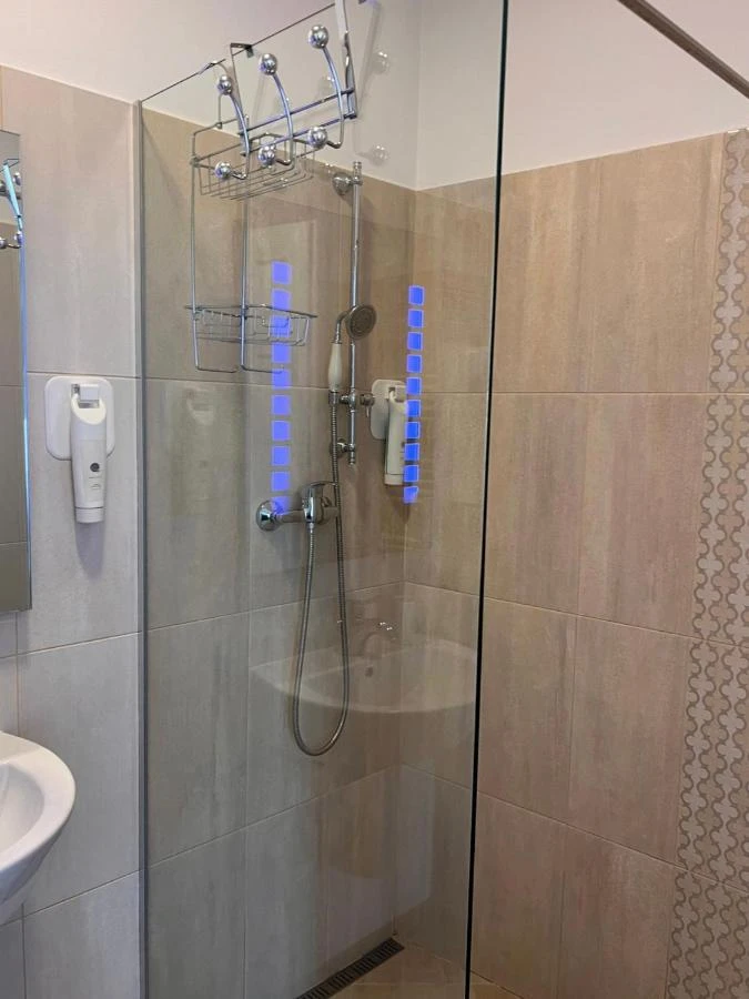 Brassó Szállás | Motel (K0079-44) A kép szerzői jogvédelem alatt állhat. Javasolt a kapcsolatfelvétel a jog tulajdonossal.