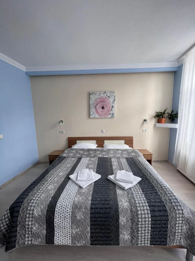 Brașov Cazare | Motel (K0079-47) Imaginea poate fi supusă drepturilor de autor. Se recomandă contactarea titularului drepturilor.