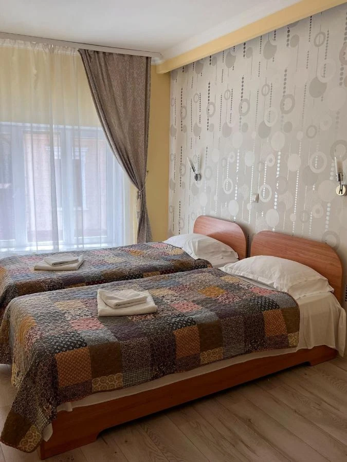 Brassó Szállás | Motel (K0079-49) A kép szerzői jogvédelem alatt állhat. Javasolt a kapcsolatfelvétel a jog tulajdonossal.