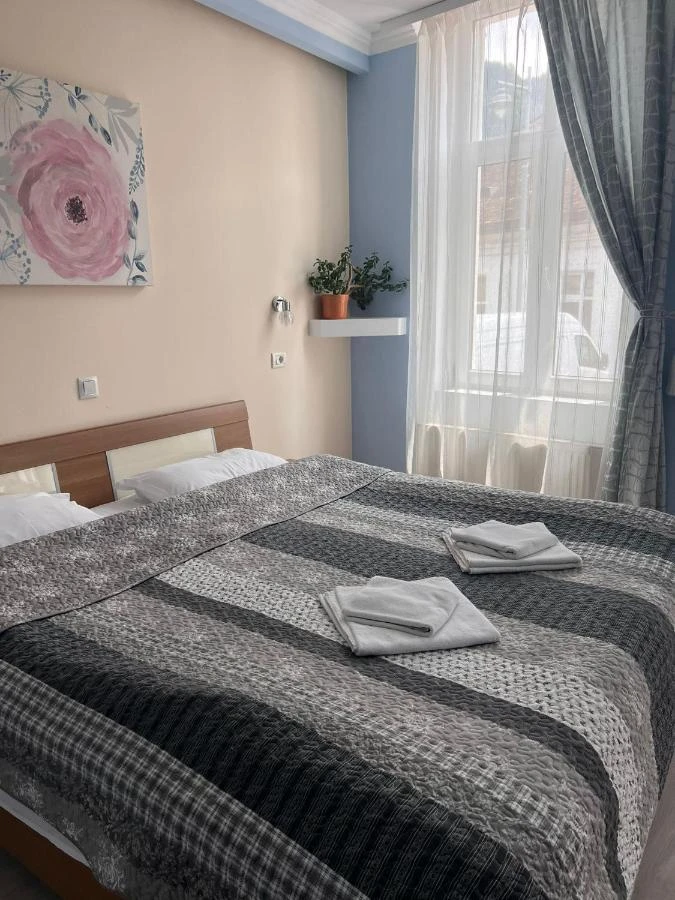 Brașov Cazare | Motel (K0079-50) Imaginea poate fi supusă drepturilor de autor. Se recomandă contactarea titularului drepturilor.