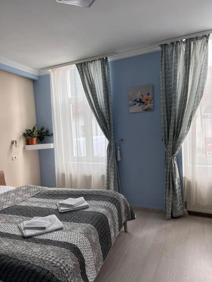 Brassó Szállás | Motel (K0079-53) A kép szerzői jogvédelem alatt állhat. Javasolt a kapcsolatfelvétel a jog tulajdonossal.