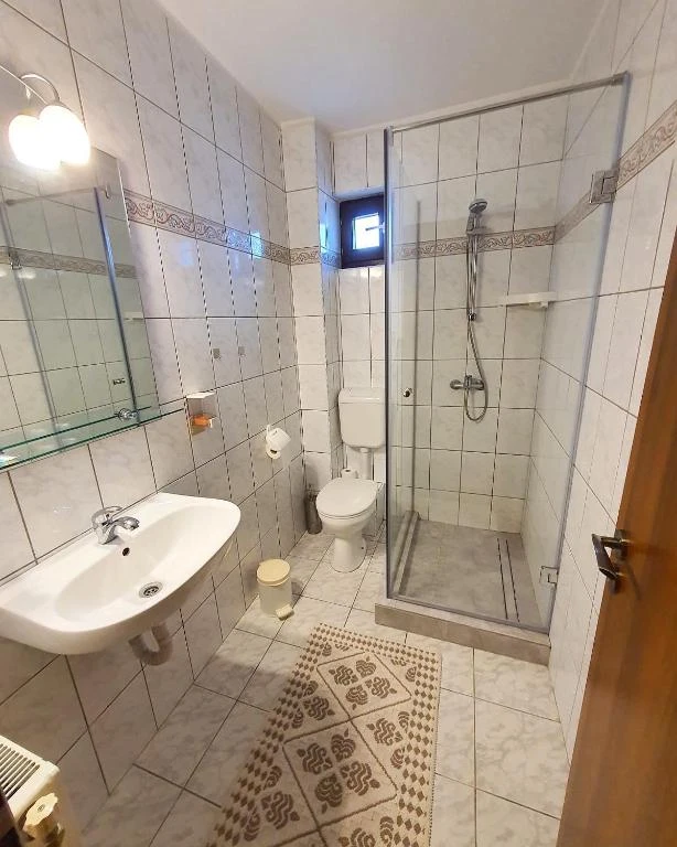 Szék Szállás | Motel (K1537-28) A kép szerzői jogvédelem alatt állhat. Javasolt a kapcsolatfelvétel a jog tulajdonossal.