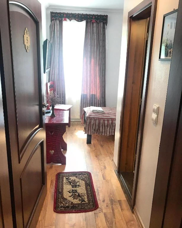 Szék Szállás | Motel (K1537-45) A kép szerzői jogvédelem alatt állhat. Javasolt a kapcsolatfelvétel a jog tulajdonossal.