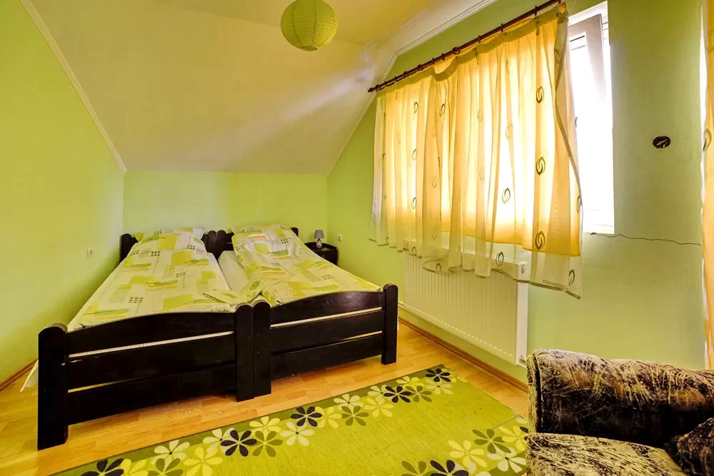 Bisericani Cazare | Motel (K0480-24) Imaginea poate fi supusă drepturilor de autor. Se recomandă contactarea titularului drepturilor.