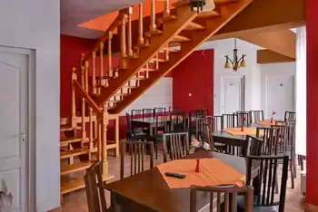 Bisericani Cazare | Motel (K0480-32) Imaginea poate fi supusă drepturilor de autor. Se recomandă contactarea titularului drepturilor.