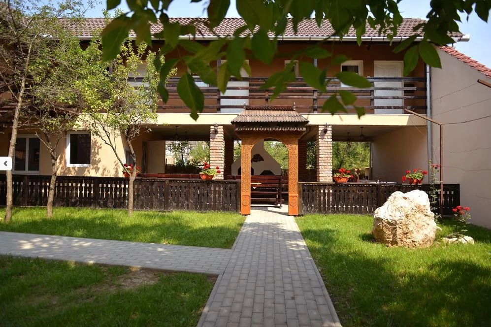 Bisericani Cazare | Motel (K0480-39) Imaginea poate fi supusă drepturilor de autor. Se recomandă contactarea titularului drepturilor.