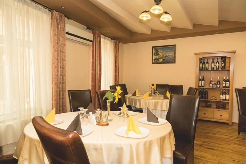 Reghin Cazare | Motel (K1541-13) Imaginea poate fi supusă drepturilor de autor. Se recomandă contactarea titularului drepturilor.