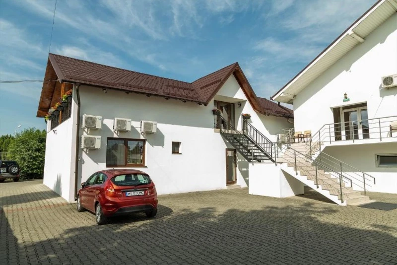 Reghin Cazare | Motel (K1541-40) Imaginea poate fi supusă drepturilor de autor. Se recomandă contactarea titularului drepturilor.