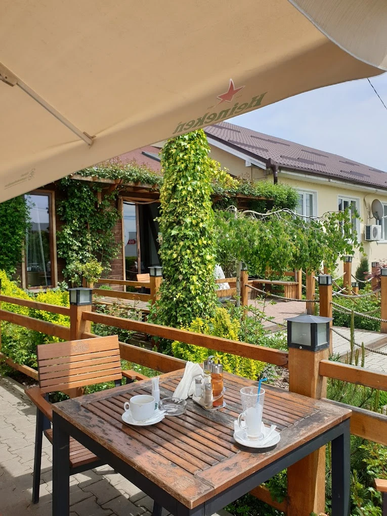 Reghin Cazare | Motel (K1541-62) Imaginea poate fi supusă drepturilor de autor. Se recomandă contactarea titularului drepturilor.