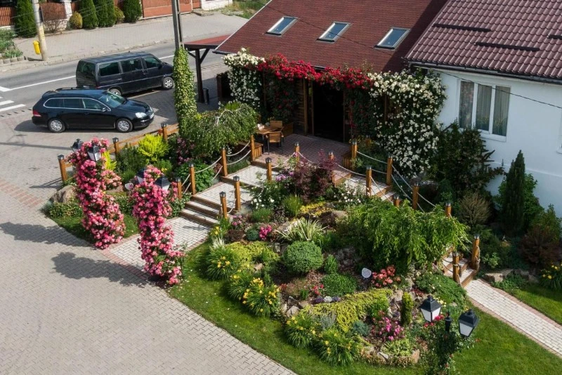 Reghin Cazare | Motel (K1541-68) Imaginea poate fi supusă drepturilor de autor. Se recomandă contactarea titularului drepturilor.