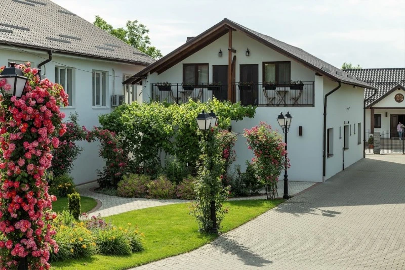 Reghin Cazare | Motel (K1541-71) Imaginea poate fi supusă drepturilor de autor. Se recomandă contactarea titularului drepturilor.