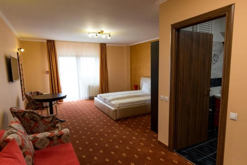 Reghin Cazare | Hotel*** (K1542-16) Imaginea poate fi supusă drepturilor de autor. Se recomandă contactarea titularului drepturilor.