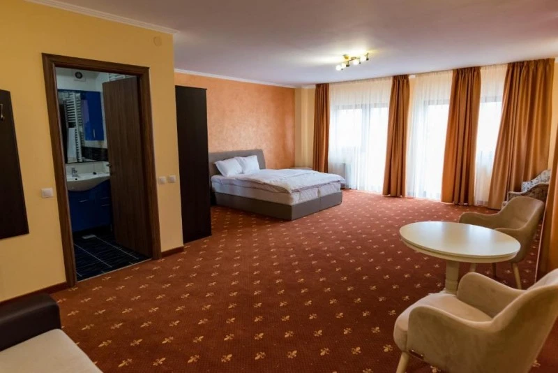 Reghin Cazare | Hotel*** (K1542-18) Imaginea poate fi supusă drepturilor de autor. Se recomandă contactarea titularului drepturilor.