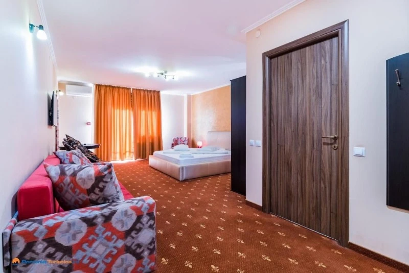 Reghin Cazare | Hotel*** (K1542-20) Imaginea poate fi supusă drepturilor de autor. Se recomandă contactarea titularului drepturilor.