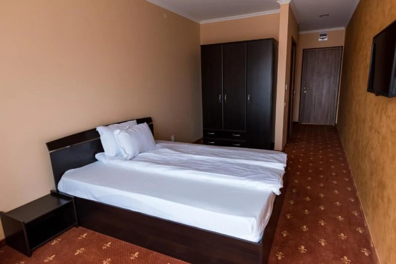 Reghin Cazare | Hotel*** (K1542-68) Imaginea poate fi supusă drepturilor de autor. Se recomandă contactarea titularului drepturilor.