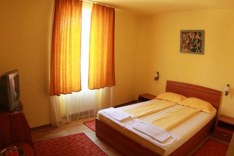 Reghin Cazare | Motel (K1543-13) Imaginea poate fi supusă drepturilor de autor. Se recomandă contactarea titularului drepturilor.