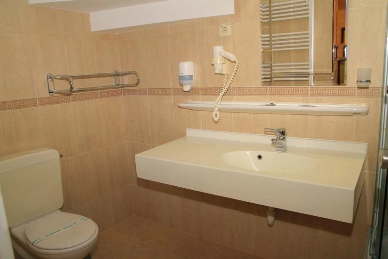 Reghin Cazare | Motel (K1543-23) Imaginea poate fi supusă drepturilor de autor. Se recomandă contactarea titularului drepturilor.