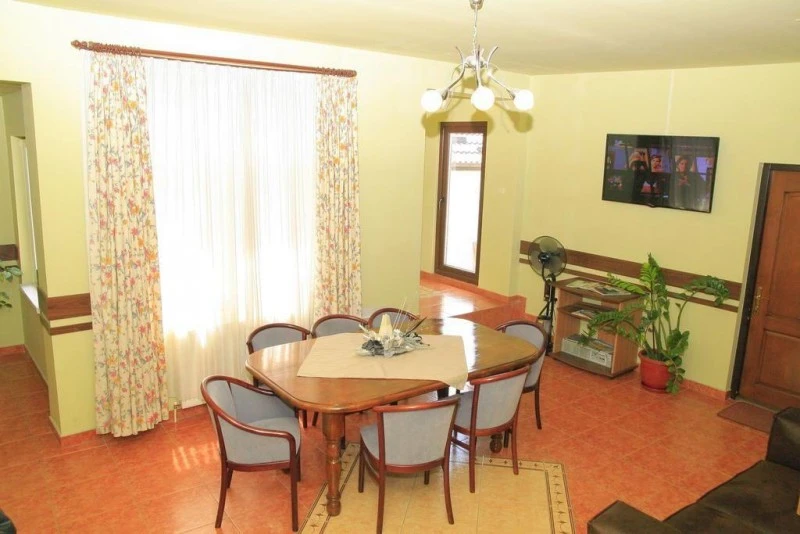 Szászrégen Szállás | Motel (K1543-27) A kép szerzői jogvédelem alatt állhat. Javasolt a kapcsolatfelvétel a jog tulajdonossal.