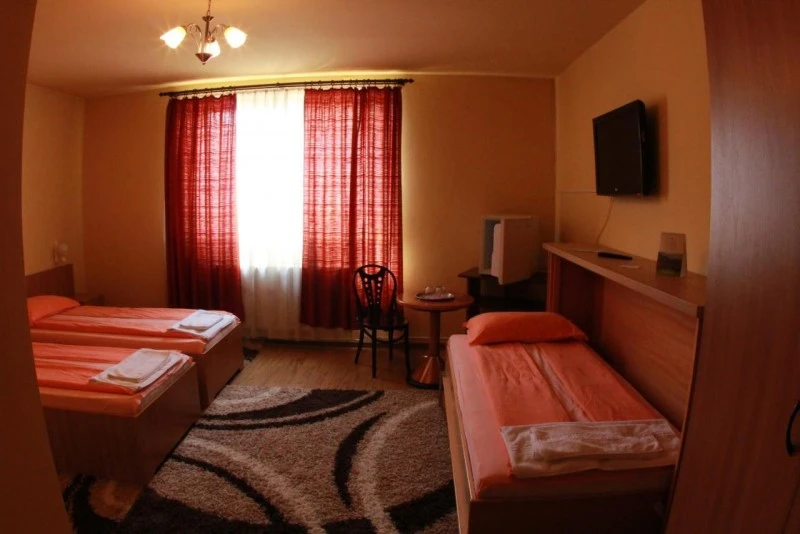 Reghin Cazare | Motel (K1543-37) Imaginea poate fi supusă drepturilor de autor. Se recomandă contactarea titularului drepturilor.