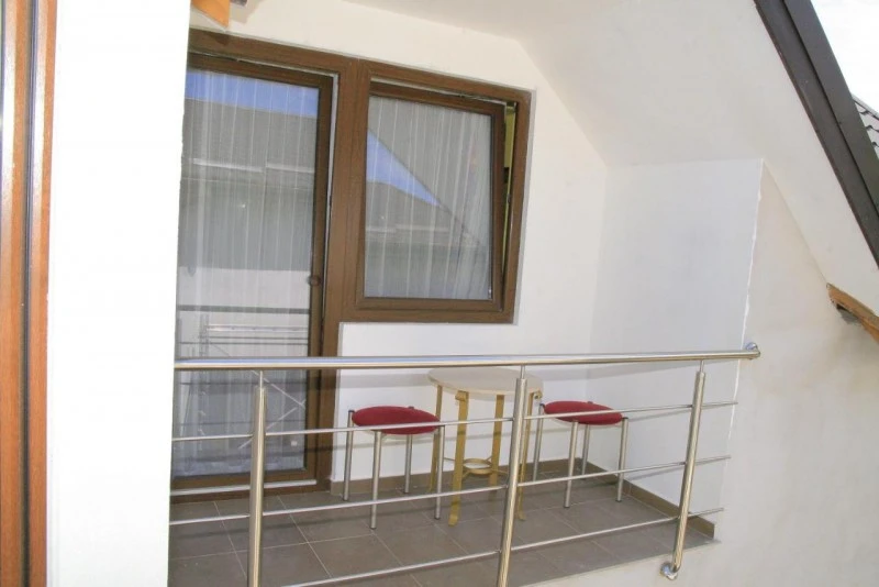 Reghin Cazare | Motel (K1543-38) Imaginea poate fi supusă drepturilor de autor. Se recomandă contactarea titularului drepturilor.