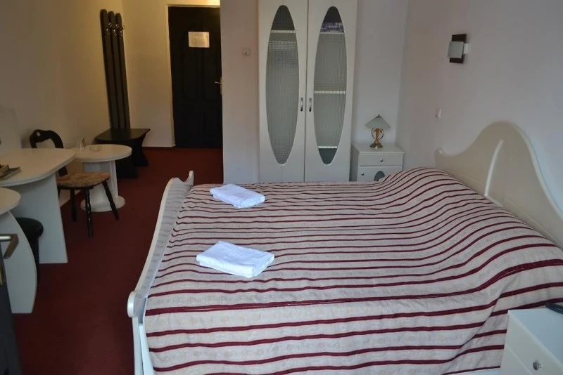 Reghin Cazare | Pensiune turistică (K0032-20) Imaginea poate fi supusă drepturilor de autor. Se recomandă contactarea titularului drepturilor.