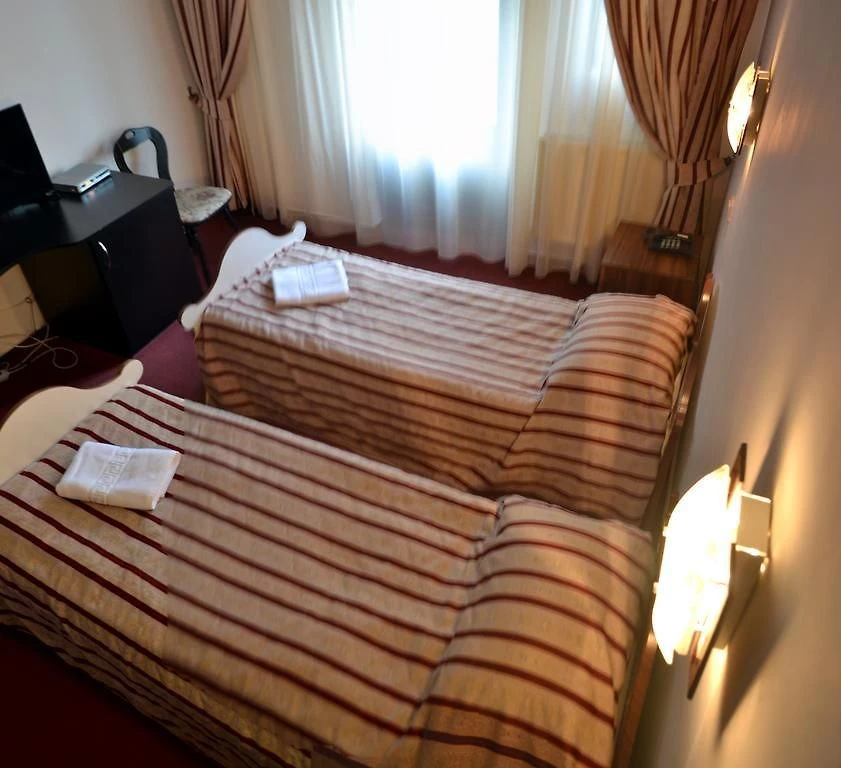 Reghin Cazare | Hotel*** (K0032-26) Imaginea poate fi supusă drepturilor de autor. Se recomandă contactarea titularului drepturilor.